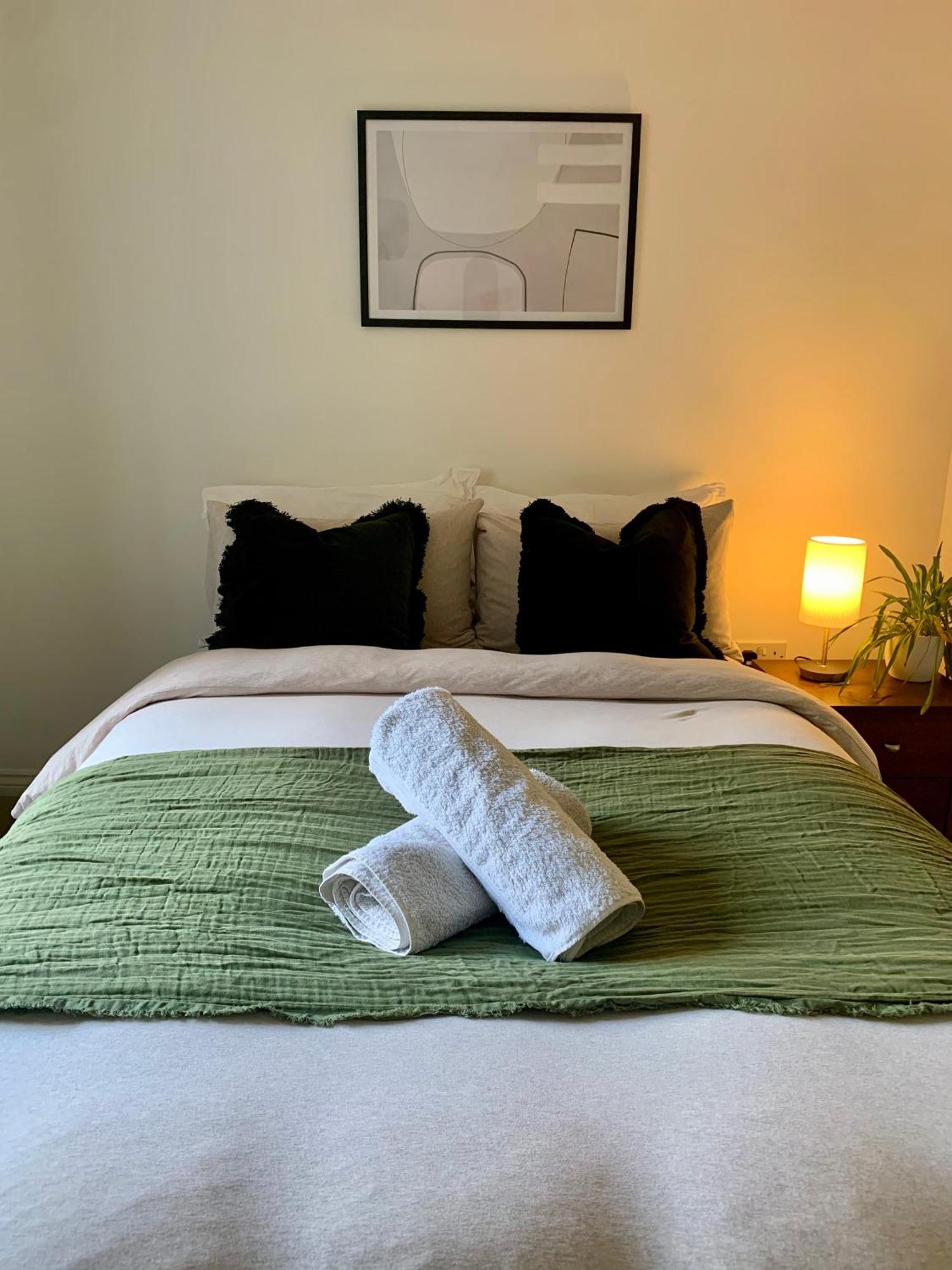 Peaceful Garden View Apt. Close To Central London Ngoại thất bức ảnh